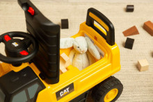 RIDE-ON TOY CAT EXCAVATOR