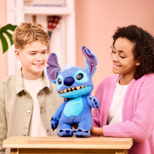 STITCH Real FX interactive toy