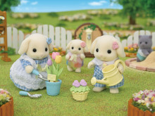 SYLVANIAN FAMILIES Dārza komplekts