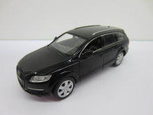 MSZ Die-cast model Audi Q7, scale 1:32