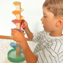 TOOKY TOY medinis spalvingas besisukantis bokštas vaikams