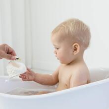 Natruba Bath Toy Peacock Art.251331 Povas pagamintas iš 100 % natūralios gumos