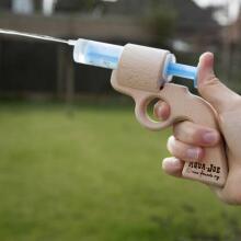 Neue Freunde - Water pistol (wooden)