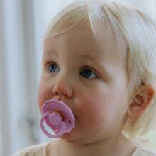 Frigg Daisy Round Latex Art.76222414 Blush/Cream Pacifier (nipple) made of 100% natural rubber 6-18 months (2 pcs.)