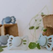 Frigg Lucky Symmetrical Silicone Pacifier  Art.10231 Pale Daffodil Pacifier (nipple) made of 100% natural rubber 6-18 months (1 pcs.)