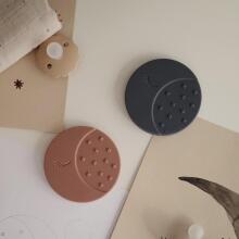Mushie  Silicone Teether Moon Art.2560316 Silikoninis barškutis (100 % natūralus)