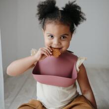 Mushie Silicone Bib Art.2500227 Dove Grey Baby bib made of 100% high quality silicone