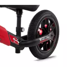 Aga Design Qplay Spark Led Art.28124 Red Juodas vaikiškas bėgimo takelis su metaliniu rėmu ir pripučiamais ratais