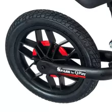 Aga Design Qplay Spark Led Art.28124 Red Juodas vaikiškas bėgimo takelis su metaliniu rėmu ir pripučiamais ratais