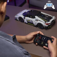 LEGO Technic Lamborghini Revuelto superautomobilis