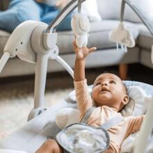 Ingenuity Comfort 2 Go Portable Baby Swing Art.296542 Endless Bloom  Supamoji kėdė su melodijomis